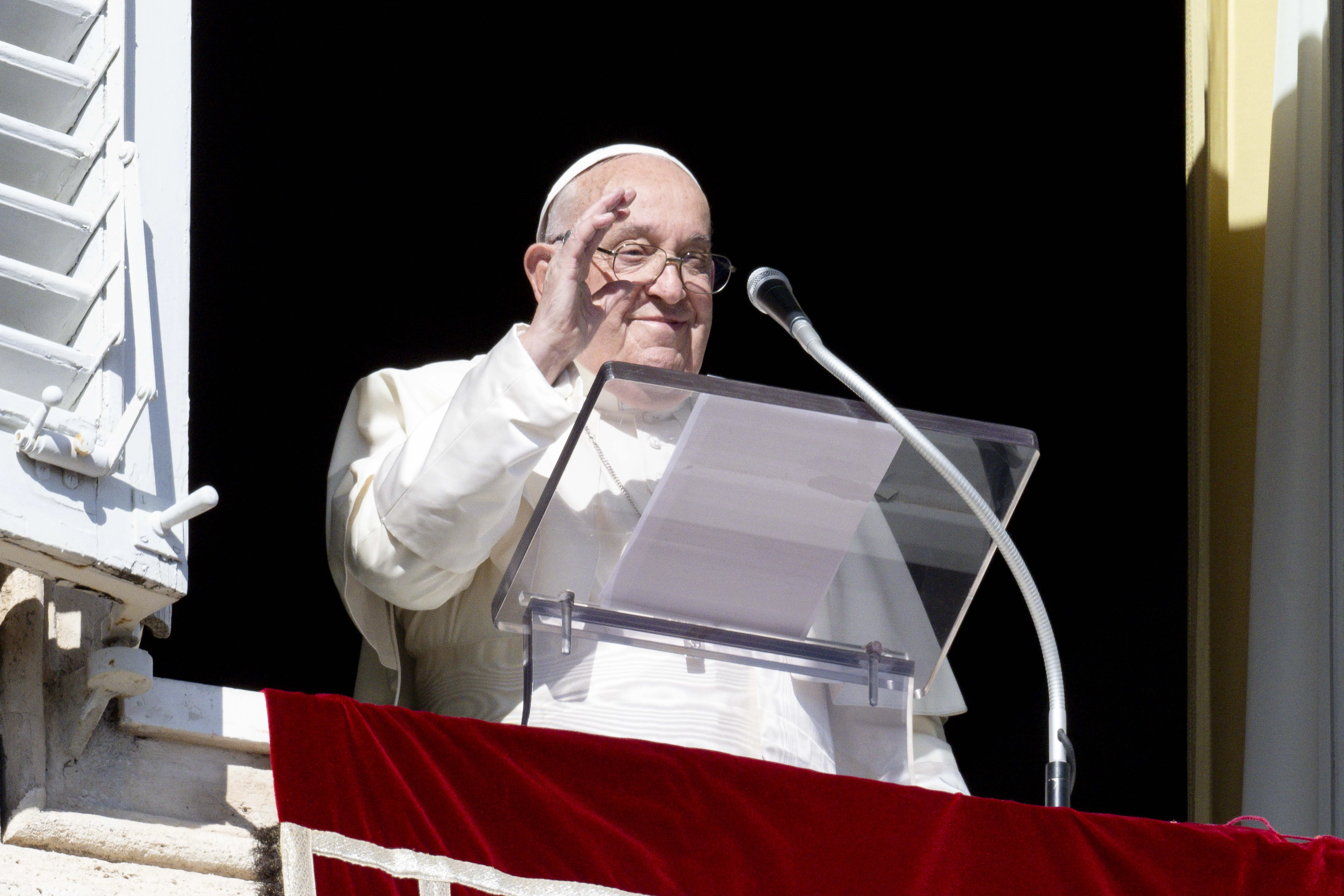 Pope Francis in All Saints’ Day Angelus highlights Christians’ ‘identity card’