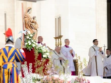 Pope Francis celebrates Mass in St. Peter's Square for Easter 2022