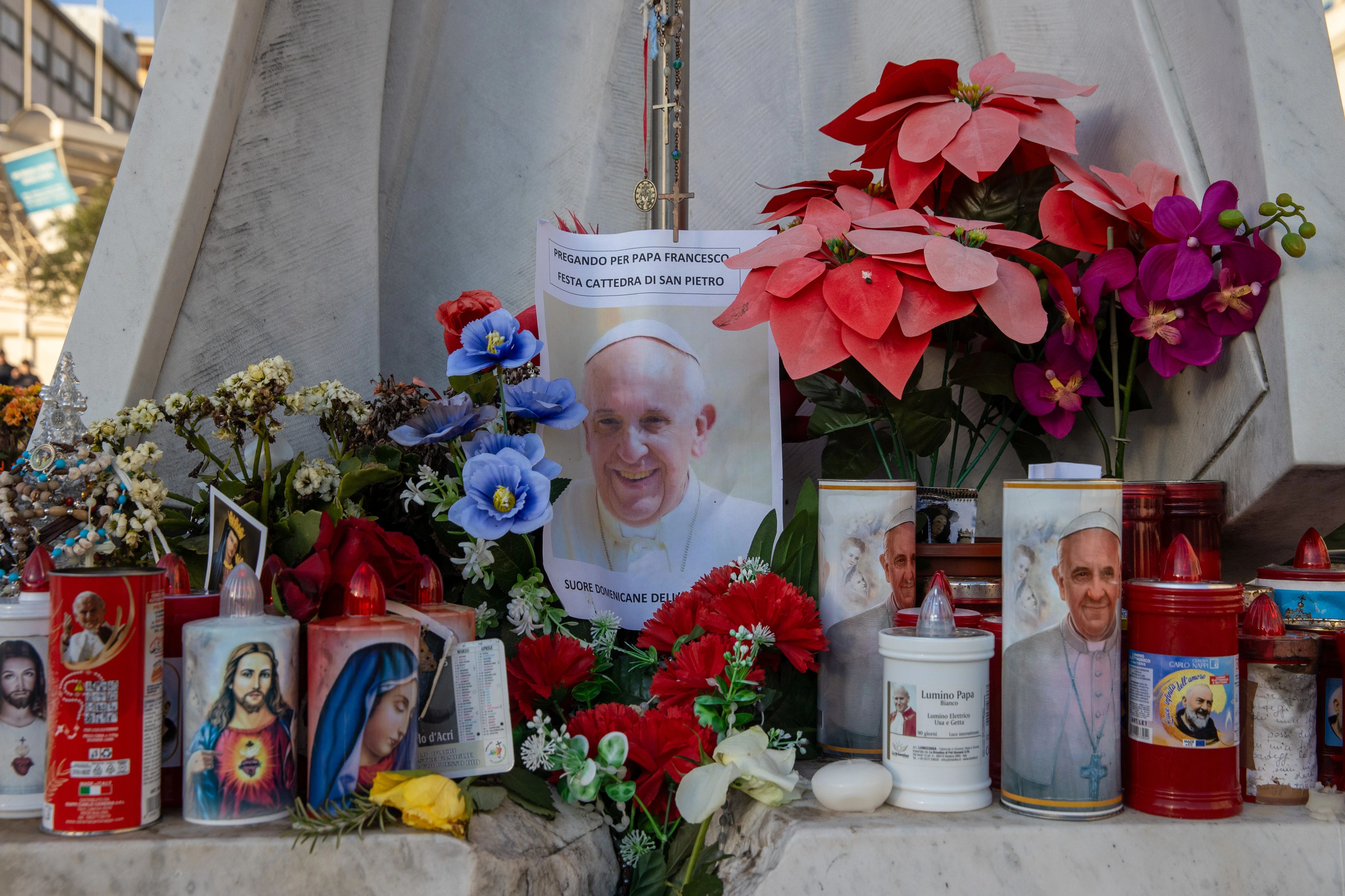 Vatican: Recovering Pope Francis to appear at hospital window for Sunday blessing