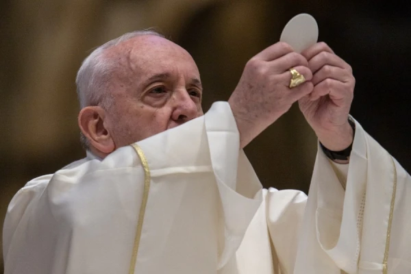 On Holy Thursday, Pope Francis recalls priests dying amid pandemic