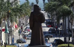 View of Father Serra Statue and California Street from steps of Ventura City Hall. Credit: Cbl62/wikimedia. CC BY SA 4.0