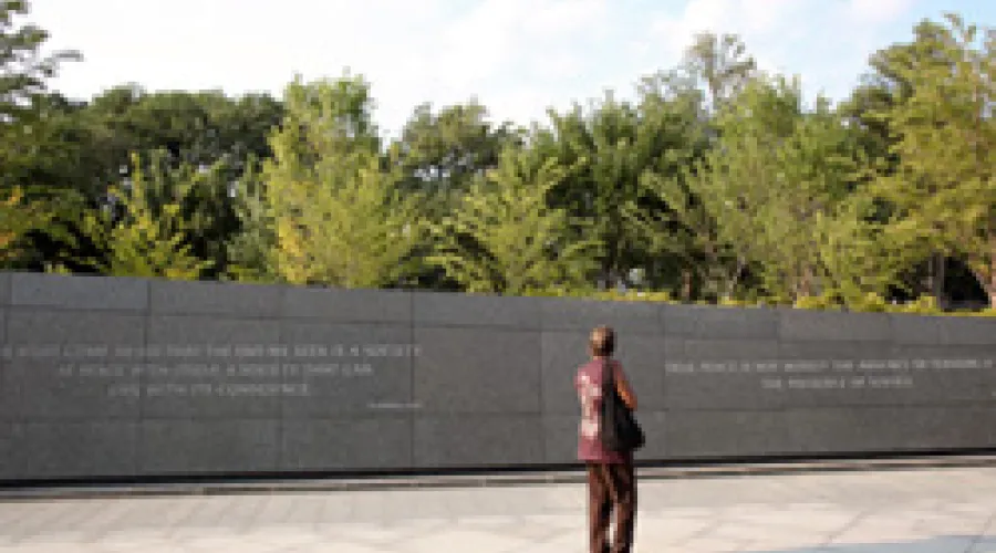 martin luther king jr memorial quotes