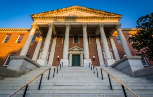 Maryland State House. Credit: Jon Bilous/Shutterstock