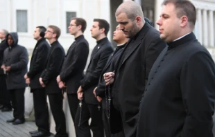 Seminarians from the North American College in Rome, Italy pray the rosary in St. Peter's Square March 13, 2016. CNA file photo. 