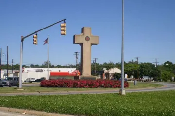 Peace Cross Bladensburg Md wikimedia cc 30