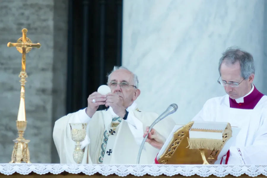 Pope On Corpus Christi: In The Eucharist, We Remember God’s Love | CNA ...
