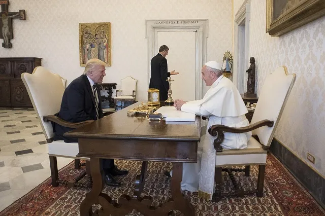 Pope Francis, Trump hold landmark first meeting (Updated