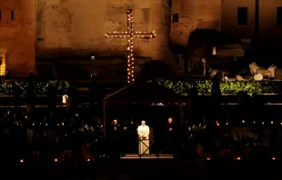 Pope Francis leads prayers for the Way of the Cross at Rome's Colosseum, April 14,  2017.   Lucia Ballester/CNA.