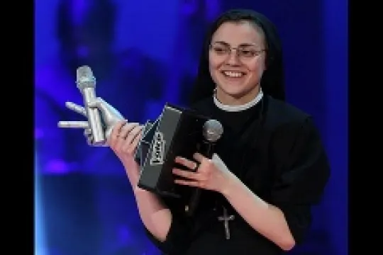 Sister Cristina, Italy's Singing Nun, Meets Pope Francis