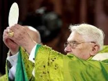 Pope Benedict XVI celebrating Mass at St. Stephen's in Vienna