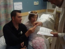 Ricardo and Mayra Sadoval at their wedding in the hospital