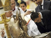 Magdi Allam being baptized by Pope Benedict XVI