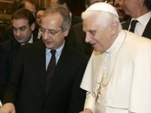 Walter Veltroni Rome's mayor with Pope Benedict XVI