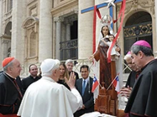 Pope Benedict blesses the statue of Our Lady of Carmel. 