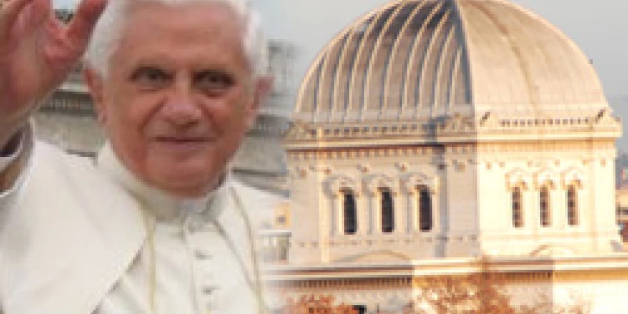 Benedict Xvi Greets Jews And Announces Visit To Rome Synagogue 