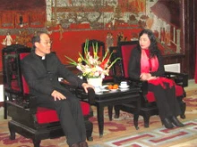 Archbishop Joseph Ngo and Ngo Thi Thanh Hang, the Vice Chairman of Hanoi People's Committee