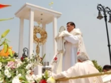 Cardinal Norberto Rivera celebrating the Feast of Corpus Christi. 