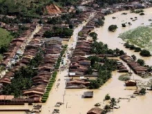 Torrential rains causing flooding Rio de Janerio