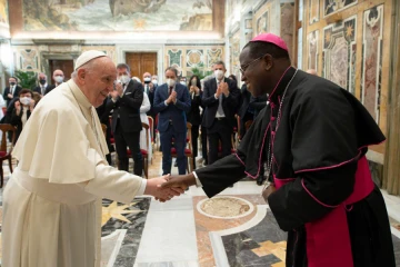 Pope Francis meets members of the voluntary organization Ho Avuto Aete at the Vatican’s Clementine Hall, March 21, 2022.