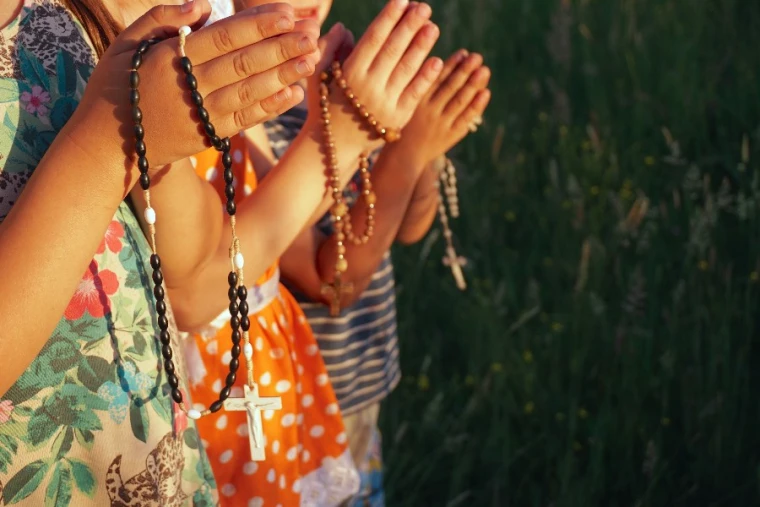 Campaign seeks to unite a million children in praying the rosary