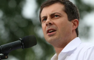 Pete Buttigieg, Democratic presidential candidate, speaks to the crowd at a political rally.   Reich Koele/Shutterstock