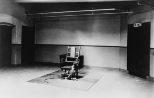 Death chamber and electric chair at Sing Sing Prison, New York, 1923.   Everett Historical/Shutterstock