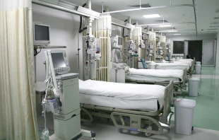 Emergency room intensive care unit. Via Shutterstock 