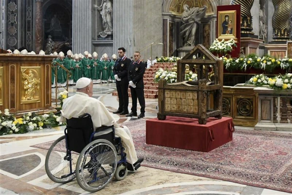 Pope Francis venerates the Chair of St. Peter at the end of the closing Mass of the Synod on Synodality on Oct. 27, 2024, the first day the chair was displayed for public veneration. Credit: Vatican Media