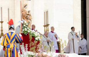 Pope Francis celebrates Mass in St. Peter's Square for Easter 2022 Daniel Ibanez/CNA