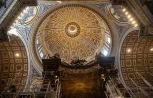A view of the baldacchino underneath the central dome of St. Peter's Basilica. Credit: Daniel Ibanez/CNA