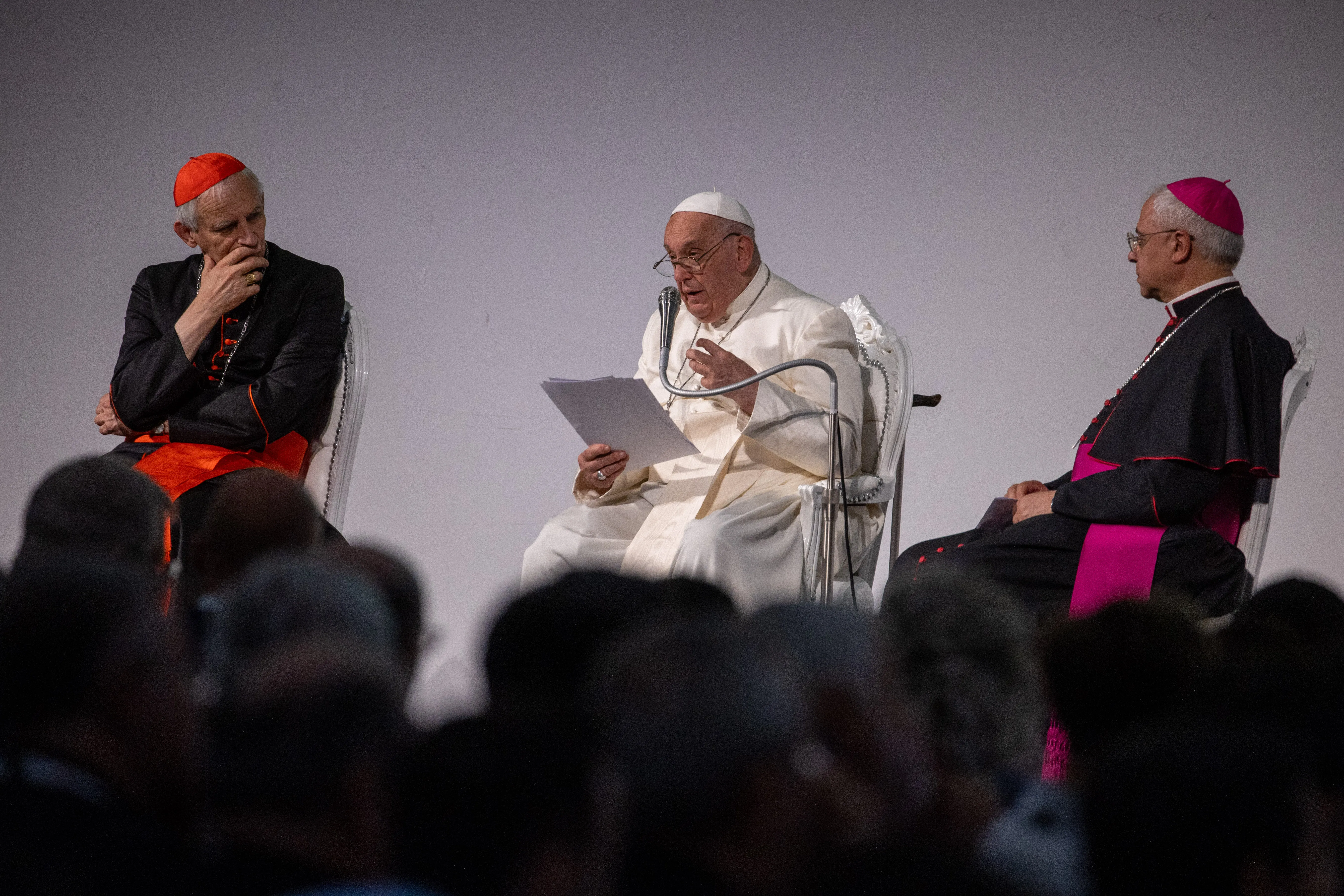 El Papa Francisco defiende la democracia: los católicos no pueden vivir la 'fe privada' en la política