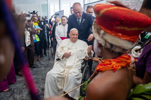 Pope Francis is welcomed to APEC Haus in Port Moresby, Papua New Guinea, on Sept. 7, 2024. Credit: Daniel Ibáñez/CNA