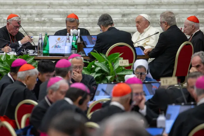 First synod general congregation meeting