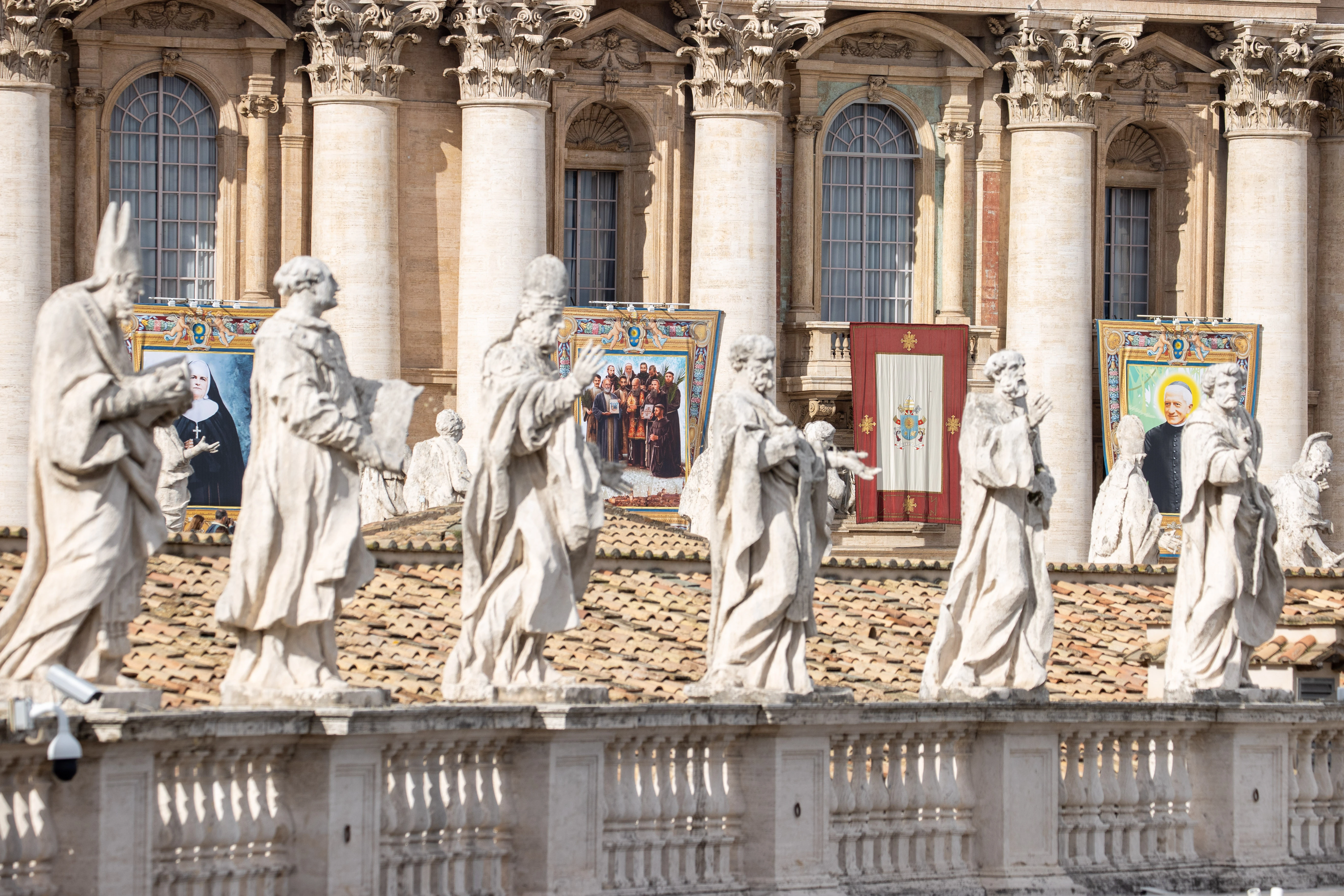 Pope Francis canonizes 14 new saints, including priests martyred in Syria