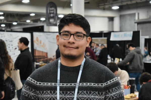 Alex Tarrios, who grew up Pentecostal and is currently a sophomore at University of Minnesota, plans to join the Catholic Church this Easter. Credit: Kate Quiñones/CNA