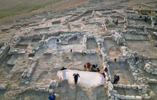 Israel Antiquities Authority excavation in Rahat (aerial view), May 2024. Credit: Emil Aladjem/Israel Antiquities Authority