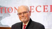 Lee Edwares received the VOC Truman-Reagan Medal of Freedom, at the opening of the Victims of Communism Museum, June 2022.  This medal is the highest honor from the Victims of Communism Memorial Foundation, which he co-founded in 1994.