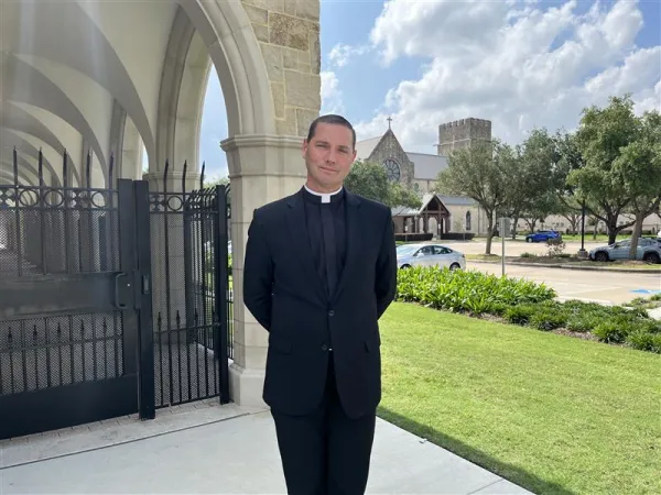 Father Charles Hough, a former priest in the Episcopal Church, is rector of the Cathedral of Our Lady of Walsingham in Houston. By being allowed to retain many of the Church of England’s traditions Hough said that the ordinariate reimbues over 500 years of liturgical practice including sacred liturgy, music, and art back into the Church. Credit: Peter Pinedo/CNA