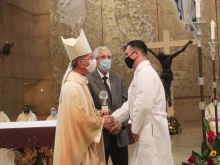 Major Daniel E. O'Connell, MD, MPH, receives the 2021 Catholic Doctor of the Year Award on Oct. 24, during the Archdiocese of Los Angeles’ annual Mass for Catholic Healthcare Professionals.