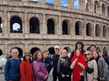 Participants go on “a walk of Rome” to experience the city’s “art, architecture, history, and beauty.”