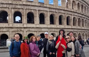 Participants go on “a walk of Rome” to experience the city’s “art, architecture, history, and beauty.” Credit: EWTN “Vaticano” screenshot