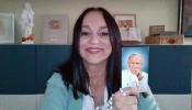 Belén Perales is now host of the YouTube channel “El Rosario de las 11” (“The Rosary at 11 p.m.”), where she streams praying the Holy Rosary every night and shares conversion stories.