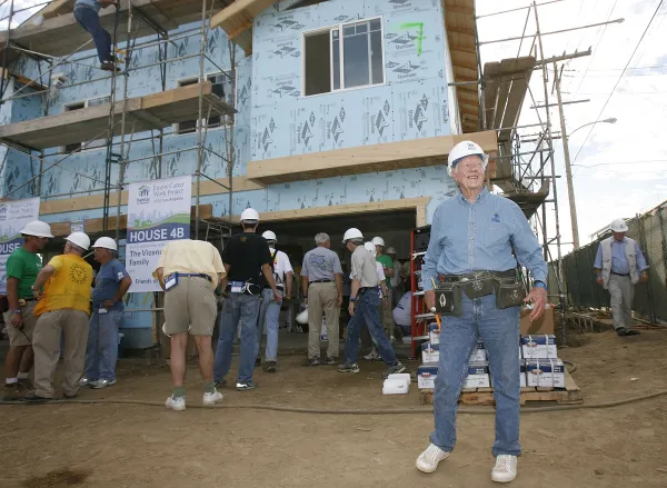 Former US President Jimmy Carter at the Habitat for Humanity construction site in San Pedro, California on October 29, 2007. Photo credit: Charley Gallay/Getty Images