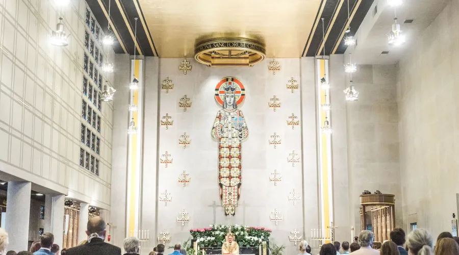 https://www.catholicnewsagency.com/storage/image/christtheking-easter2021-0003.jpg?w=900&h=500