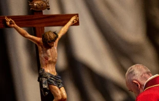 Pope Francis venerates the Cross on Good Friday in St. Peter’s Basilica. Daniel Ibáñez/CNA.