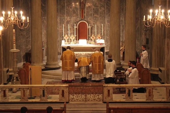 Traditional Latin Mass