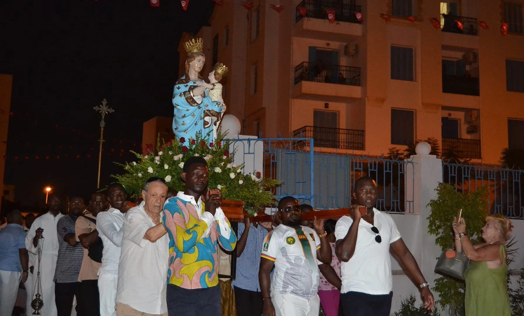 Marian procession in Tunisia brings Catholics and Muslims together