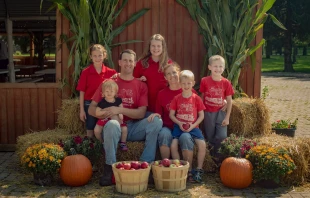 The Tennes family at their farm, Country Mill Farms, outside of Charlotte, Michigan. Credit: Alliance Defending Freedom