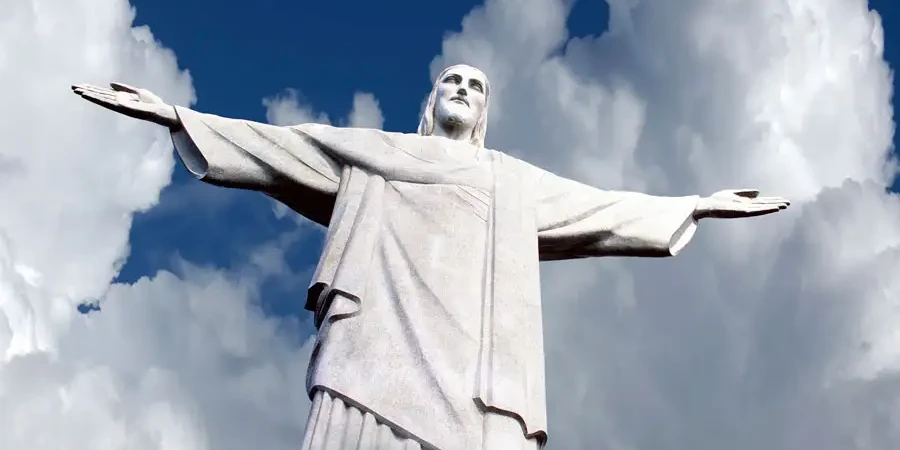 Photo: Lightning strikes Christ the Redeemer statue in Brazil ...