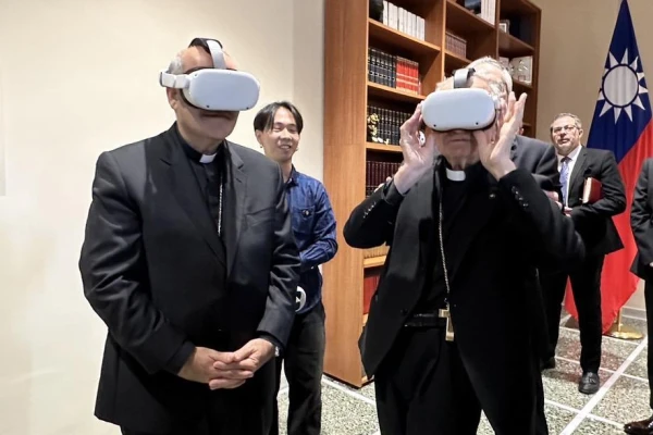 Cardinal Tolentino (left) and Cardinal Tomasi don VR headsets at the Republic of China’s Embassy to the Holy See on Monday, Nov. 11, 2024 at the Vatican. Credit: Embassy of the Republic of China to the Holy See